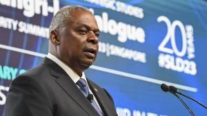Lloyd Austin valuta la mancanza di dialogo con la Cina