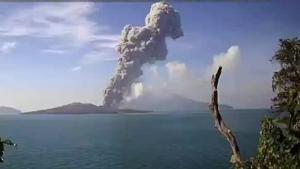 印尼阿纳克喀拉喀托火山喷发
