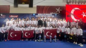 Türkiyäniň milli kikboksçylary dünýä çempiony