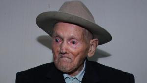 113 yaşlı Xuan Vinsente Mora Ginnesin Rekordlar Kitabına düşüb