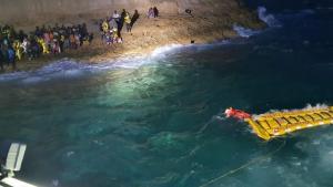 573 immigrati irregolari si sono recati sull'isola italiana di Lampedusa