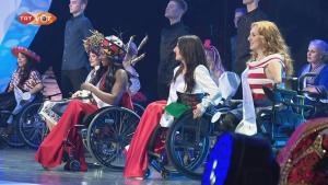 مسابقه دختر شایسته جهان با صندلی چرخدار