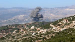 以色列军队向黎巴嫩边境地区发射导弹