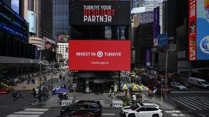 Mesajul "Invest in Türkiye" proiectat în Times Square