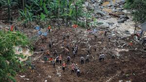 افزایش شمار قربانیان در زمین‌لرزه اندونزی به 321 تن