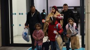 Продължава евакуацията на турски граждани от Газа...