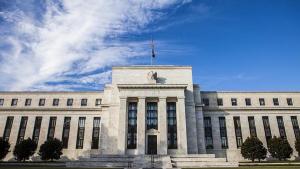 Reserva Federal de EEUU insta al banco central a luchar de manera más “agresiva” contra la inflación