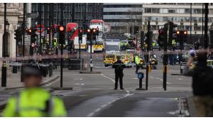 Ataque terrorista en el corazón de Londres deja cinco muertos y 40 heridos