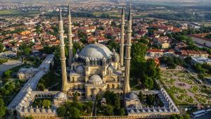 Богатството на Анадолија: Џамијата Селимије и нејзиното куллије, врвот на османлиската архитектура