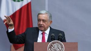 AMLO llama a los hispanos en Florida a no votar por DeSantis en las presidenciales de EEUU