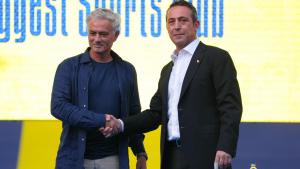 José Mourinho é o novo treinador do Fenerbahçe