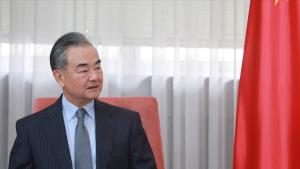 中国外长：中日应成为寻求合作的伙伴