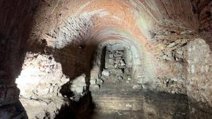 Υπόγεια στοά ανακαλύφθηκε στα ερείπια του Ναού του Αγίου Πολυεύκτου