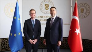 能源部长与欧盟驻土耳其大使和代表探讨国际能源合作一事