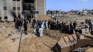 حماس کا  ناصر ہسپتال کے احاطے میں اجتماعی قبروں کی "فوری" بین الاقوامی تحقیقات کا مطالبہ