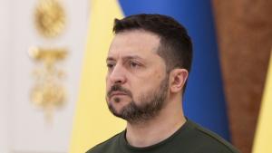 Украина Зеленскийдин Орусияда издөөгө алынгандар тизмесине кошулганына жооп кайтарды