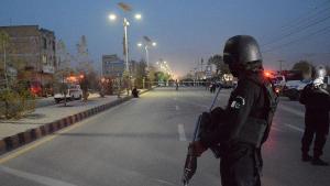 Attacco suicida ad un convoglio militare in Pakistan