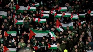 مسابقه ده فلسطین بیراغی آچگن تماشاچیلرنینگ تکتلری کنسل قیلیندی