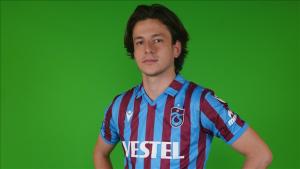 Enis Destan “Trabzonspor” ilə  müqavilə imzaladı