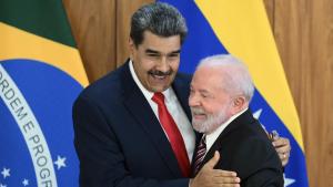 Мадуро 8 жылдан кийин Бразилияга барды