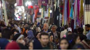 رئیس اتحادیه فروشندگان پوشاک شیراز: بازار پوشاک نوروز بسیار افتضاح است