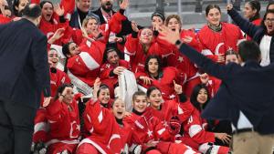 Hockey su ghiaccio medaglia d'oro per la Türkiye