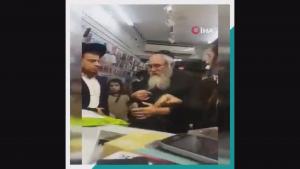 Un evreu Haredi care intenționa să cumpere un smartphone a fost bătut