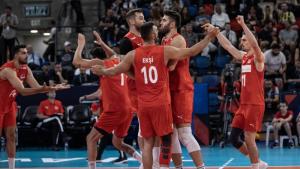تۈركىيە ئەرلەر ۋالىبول كوماندىسى ئاخىرقى 16 ئايلانما مۇسابىقىگە قاتنىشىش پۇرسىتىنى قولغا كەلتۈردى