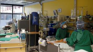 La ómicron se propaga a un ritmo alarmante en Alemania