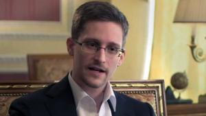Vladimir Putin ha concesso la cittadinanza russa a Edward Snowden