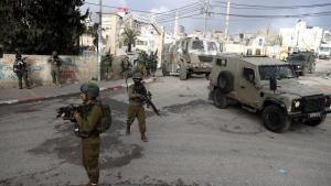 Израелската армия провежда операции на Западния бряг...
