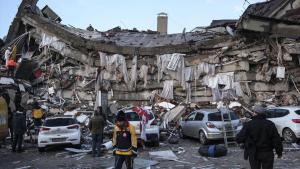 تعداد جان‌باختگان زمین‌لرزه‌های ترکیه به 8 هزار و 574 نفر رسید