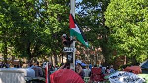 فلسطین کی حمایت میں مظاہروں کا دائرہ امریکہ سے نکل کر برطانوی جامعات تک پھیل گیا