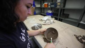 Fue descubierta una vasija de 5 mil años en Yassıtepe Izmir