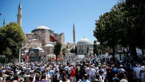 Ayasofya məscidi 86 il sonra yenidən ibadətə açıldı