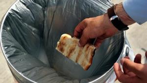 131 кг храна на човек са изхвърлени в Европа през 2021 година