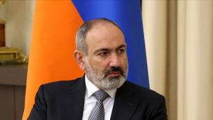 亚美尼亚总理帕希尼扬乘坐的直升机紧急迫降