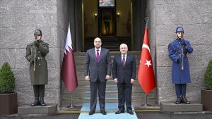 Il ministro della Difesa nazionale Guler incontra il suo omologo del Qatar Al-Attiyah
