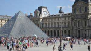 L'ex presidente del Museo del Louvre arresrtato dall'Ufficio lotta contro il traffico beni culturali