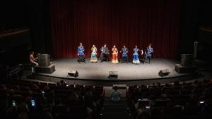 El grupo folclórico ruso Lubo-Milo dio un concierto en Istanbul