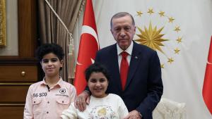 رجب طیب اردوغان خواهر و برادر مجروح فلسطینی را به حضور پذیرفت