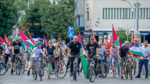 Черногорияда Палестинага колдоо үчүн велосипед менен жүрүшкө чыгышты