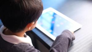 Nel 2023, 302 milioni di bambini sono stati vittime di abusi online