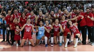 土耳其国家女子排球队荣获银牌
