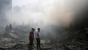 Los aviones de combate israelíes atacaron el cementerio del campo de refugiados de Nuseirat