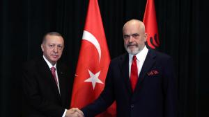 Средба на претседателот Ердоган и албанскиот премиер Рама во Тирана