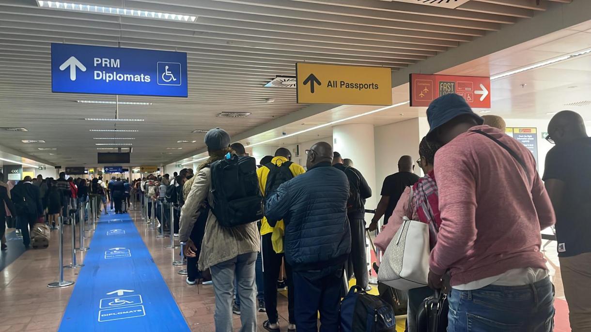 تشکیل صف‌های طولانی در بخش گذرنامه فرودگاه بروکسل
