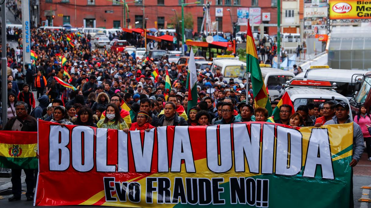 Los disidentes intentan paralizar la vida en Bolivia