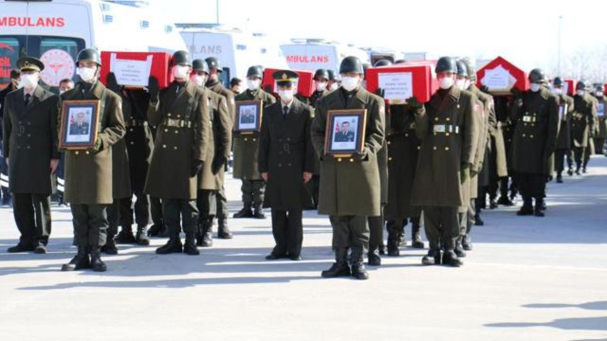 ترکی، فوجی ہیلی کاپٹر حادثے میں شہید ہونے والے فوجیوں کے لیے عالمی سطح پر اظہار تعزیت