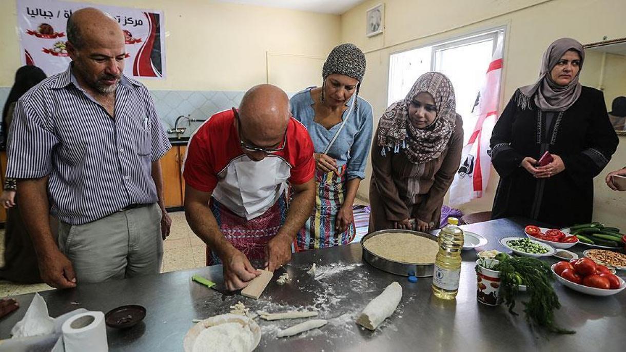 Cinque cuochi italiani presentano il cibo tradizionale italiano a Gaza